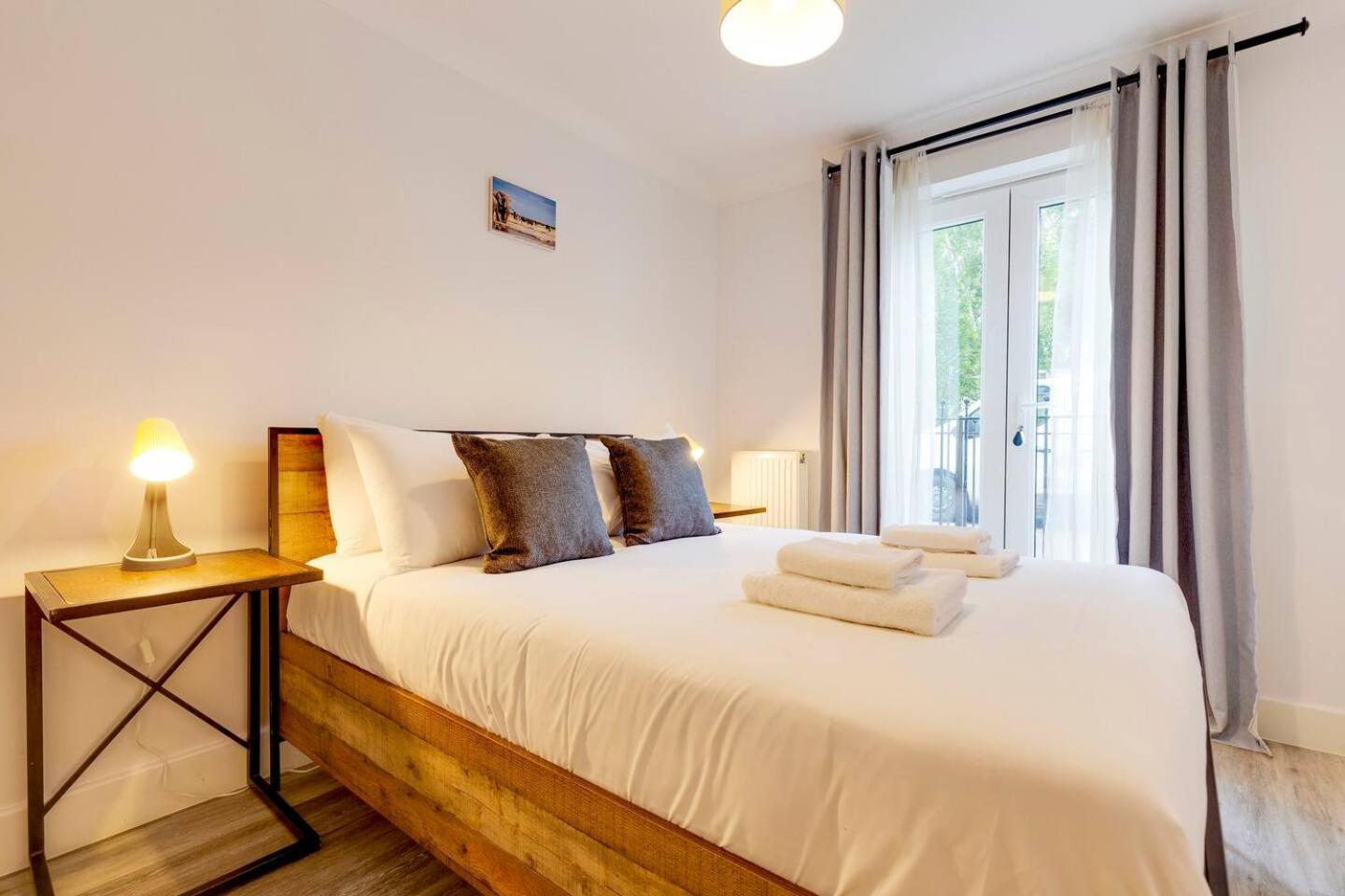 Pass The Keys And Modern Flat With Free Parking *