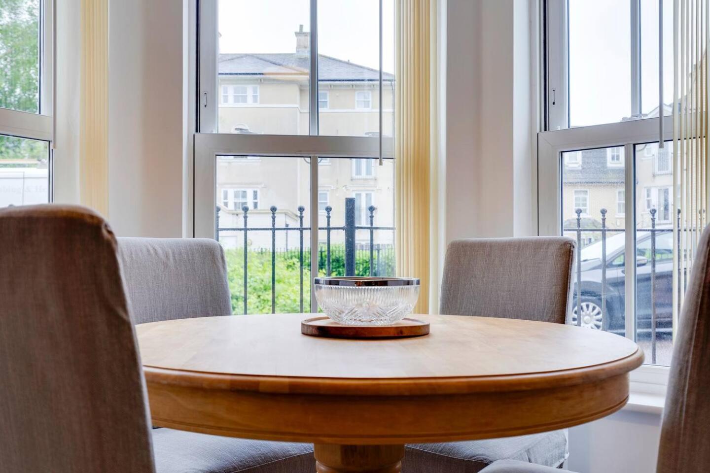 Pass The Keys And Modern Flat With Free Parking *