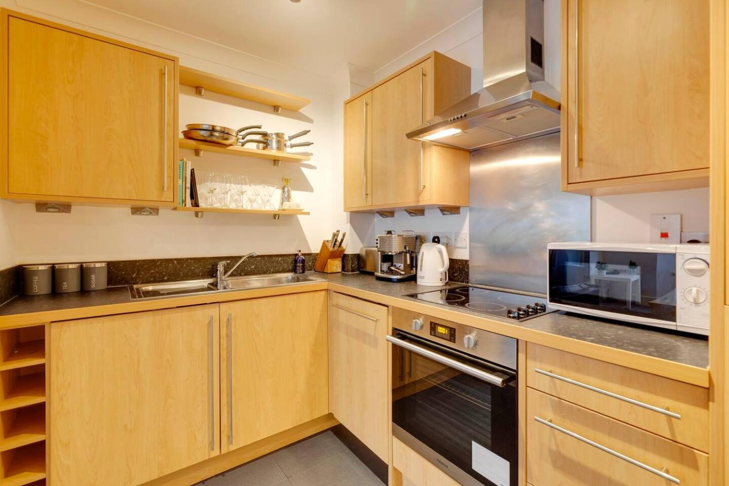 Pass The Keys And Modern Flat With Free Parking